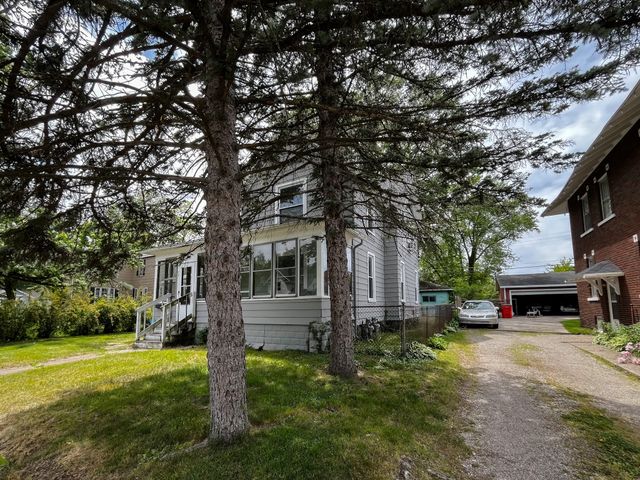774 Lavette Avenue, Benton Harbor, MI 49022