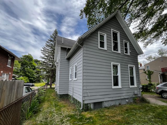 774 Lavette Avenue, Benton Harbor, MI 49022