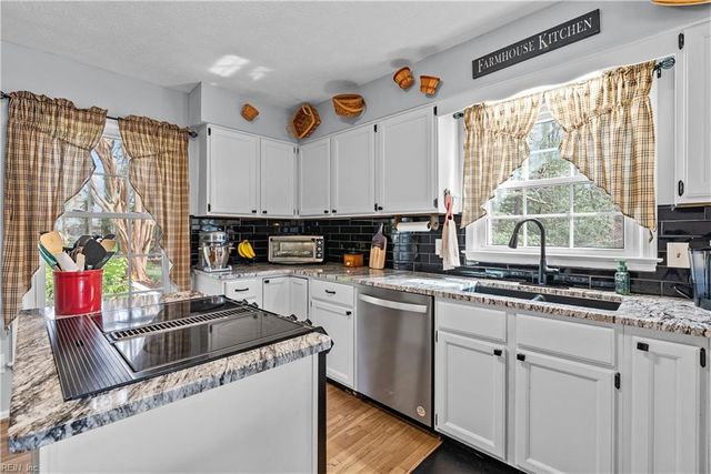 102 Kay CT, Carrollton, VA 23314