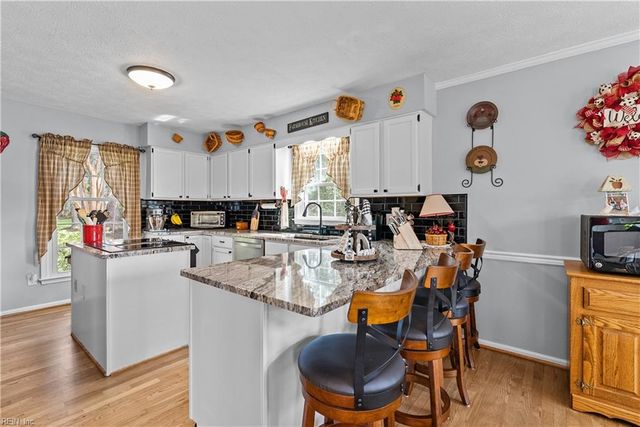 102 Kay CT, Carrollton, VA 23314