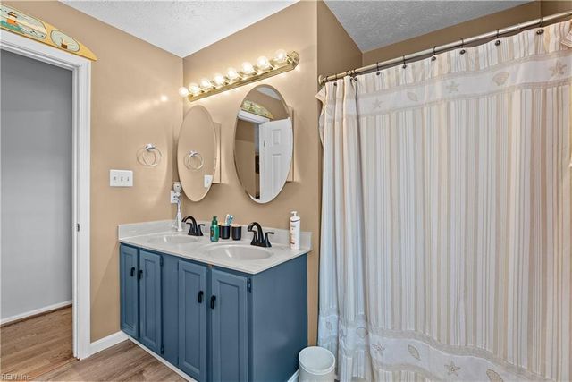 102 Kay CT, Carrollton, VA 23314