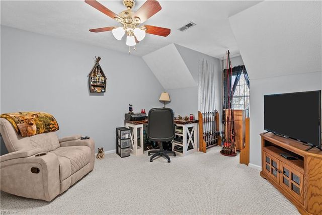 102 Kay CT, Carrollton, VA 23314