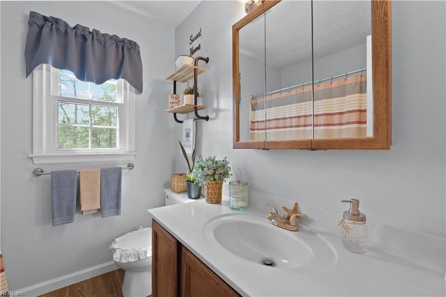 102 Kay CT, Carrollton, VA 23314