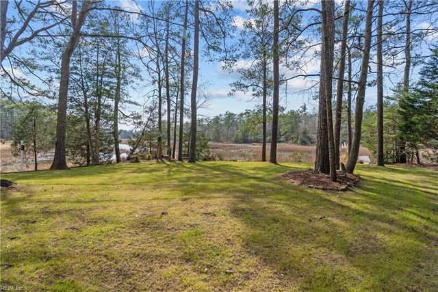 102 Kay CT, Carrollton, VA 23314