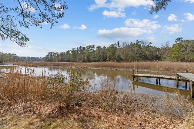 102 Kay CT, Carrollton, VA 23314