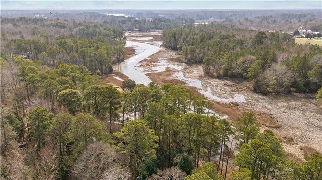 102 Kay CT, Carrollton, VA 23314