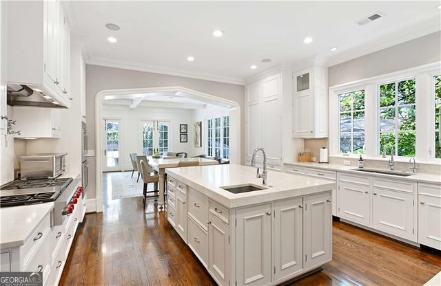 369 Pine Tree Drive NE, Atlanta, GA 30305