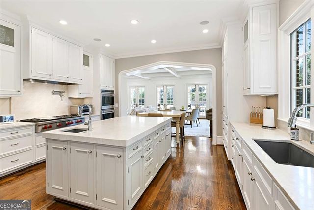 369 Pine Tree Drive NE, Atlanta, GA 30305