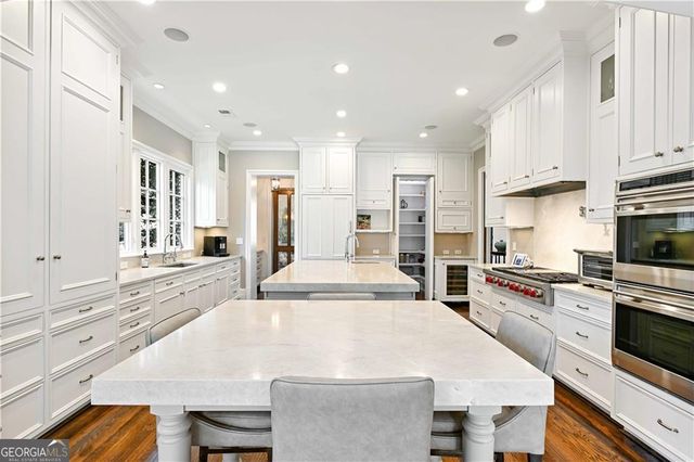 369 Pine Tree Drive NE, Atlanta, GA 30305