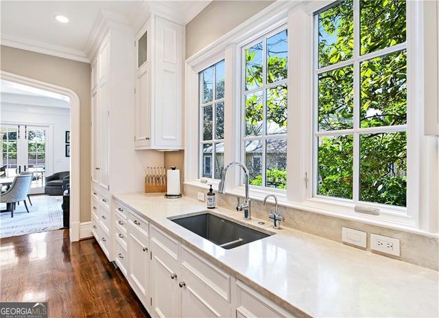 369 Pine Tree Drive NE, Atlanta, GA 30305