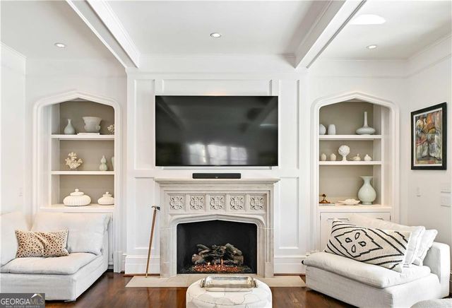 369 Pine Tree Drive NE, Atlanta, GA 30305