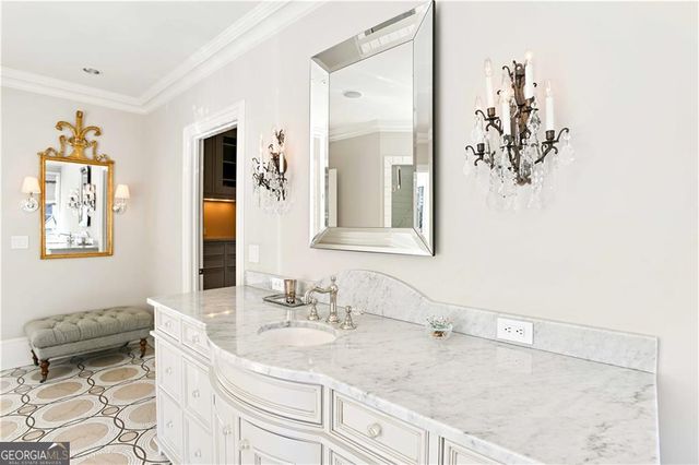 369 Pine Tree Drive NE, Atlanta, GA 30305