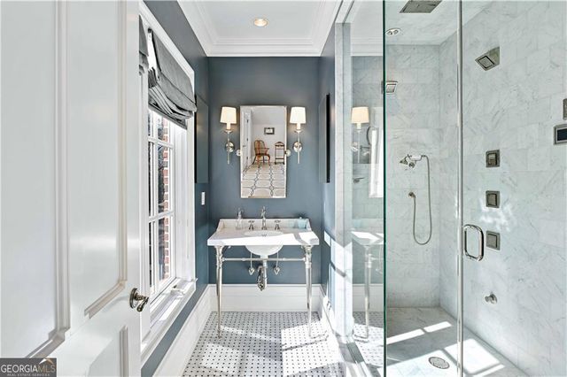 369 Pine Tree Drive NE, Atlanta, GA 30305