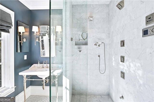 369 Pine Tree Drive NE, Atlanta, GA 30305