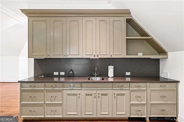 369 Pine Tree Drive NE, Atlanta, GA 30305