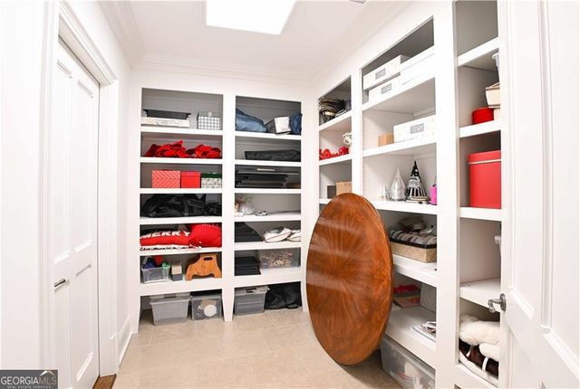 369 Pine Tree Drive NE, Atlanta, GA 30305