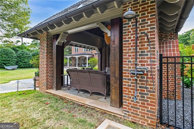 369 Pine Tree Drive NE, Atlanta, GA 30305