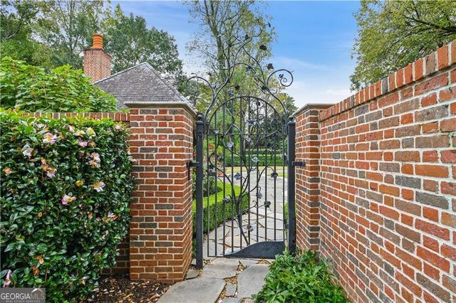 369 Pine Tree Drive NE, Atlanta, GA 30305