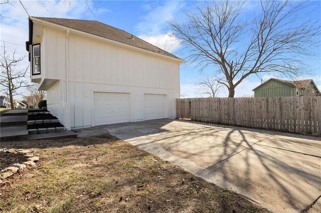 9718 Appleton Avenue, Kansas City, MO 64134