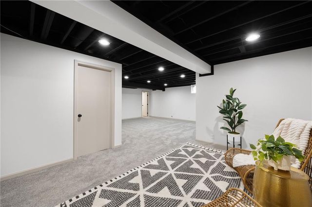 9718 Appleton Avenue, Kansas City, MO 64134