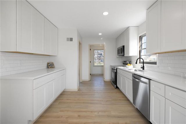 9718 Appleton Avenue, Kansas City, MO 64134