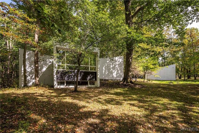 10 Clark Court, Elma, NY 14059