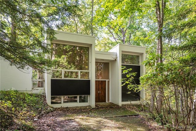 10 Clark Court, Elma, NY 14059