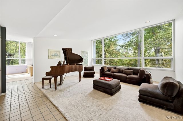 10 Clark Court, Elma, NY 14059