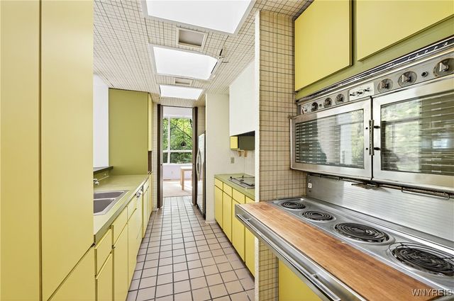 10 Clark Court, Elma, NY 14059