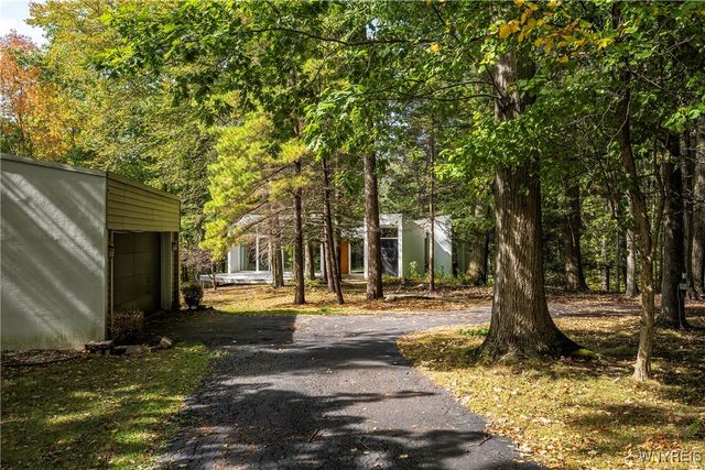 10 Clark Court, Elma, NY 14059