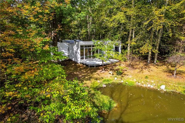 10 Clark Court, Elma, NY 14059