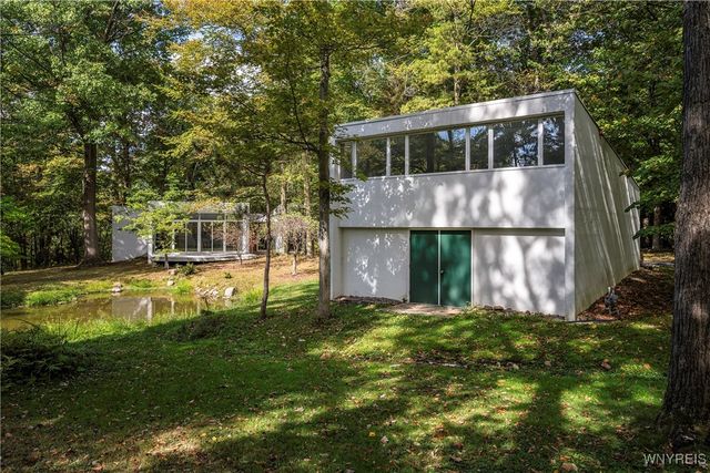 10 Clark Court, Elma, NY 14059