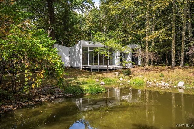 10 Clark Court, Elma, NY 14059