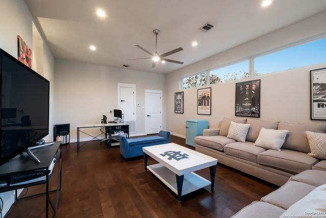 320 SAINT FRANCIS AVE, San Antonio, TX 78204