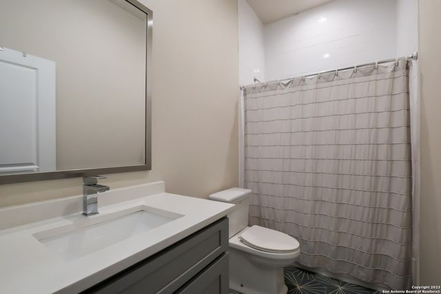 320 SAINT FRANCIS AVE, San Antonio, TX 78204