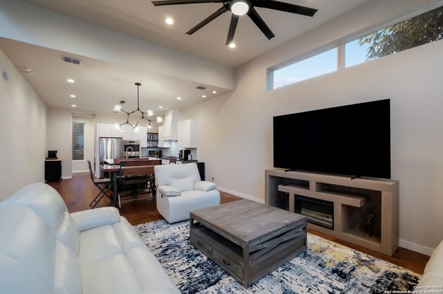 320 SAINT FRANCIS AVE, San Antonio, TX 78204