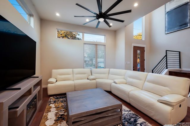 320 SAINT FRANCIS AVE, San Antonio, TX 78204