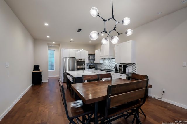 320 SAINT FRANCIS AVE, San Antonio, TX 78204
