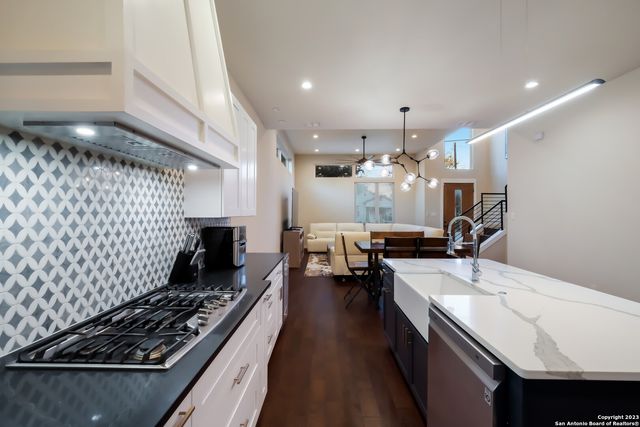 320 SAINT FRANCIS AVE, San Antonio, TX 78204