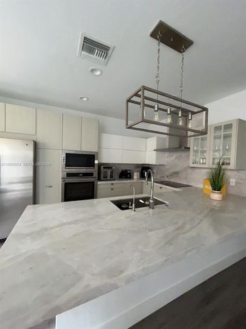 11625 NW 87th Ln 11625, Doral, FL 33178