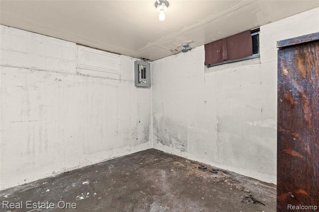 12908 Grayfield Street, Detroit, MI 48223