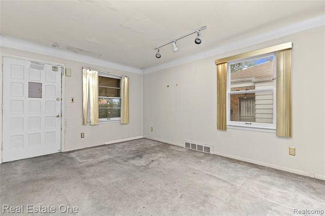 12908 Grayfield Street, Detroit, MI 48223