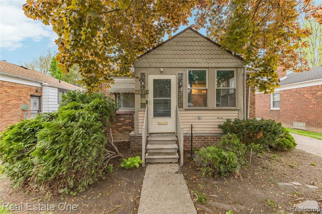 12908 Grayfield Street, Detroit, MI 48223