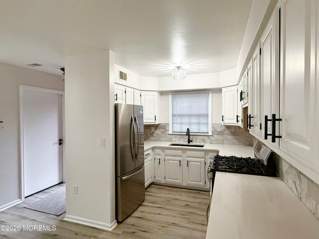 41 Weller Place 217, Holmdel, NJ 07733