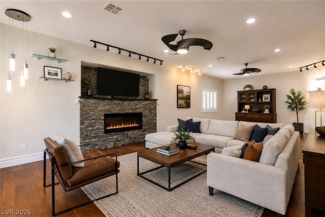 9592 Camino Capistrano Lane, Las Vegas, NV 89147
