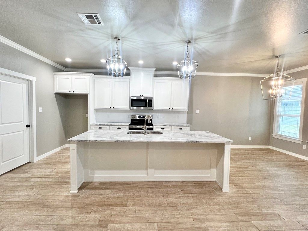 Image 4 of property listing at 3914 Ruth Lane, San Angelo, TX 76904
