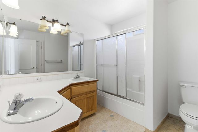 4550 W Brassie Ct, Meridian, ID 83646