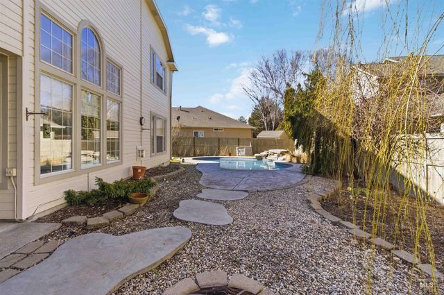 4550 W Brassie Ct, Meridian, ID 83646