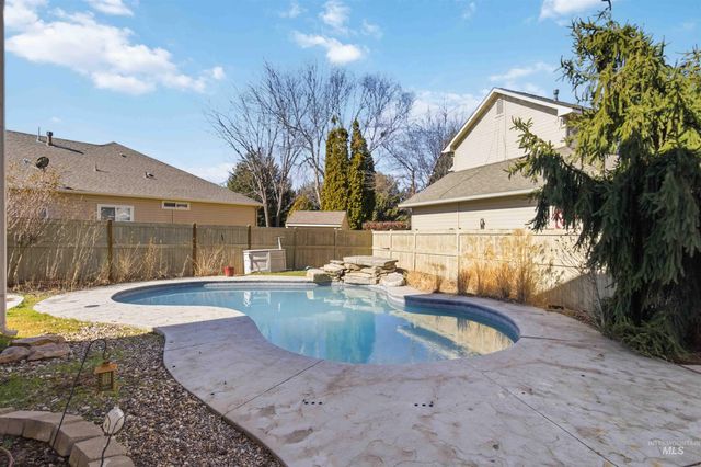 4550 W Brassie Ct, Meridian, ID 83646