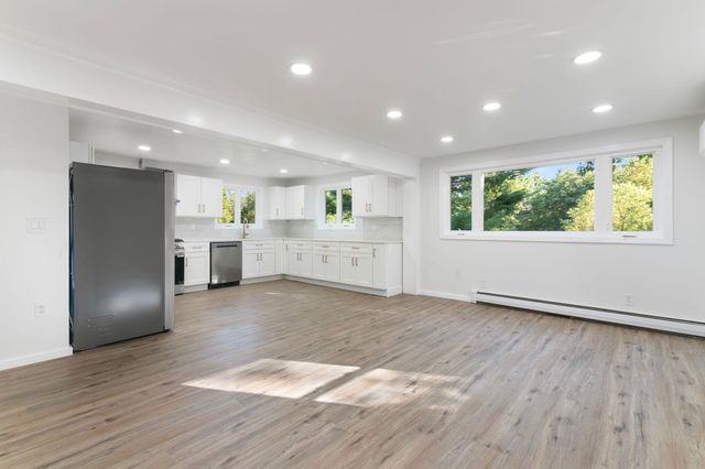 172 Franklin Road, Vernon, VT 05354